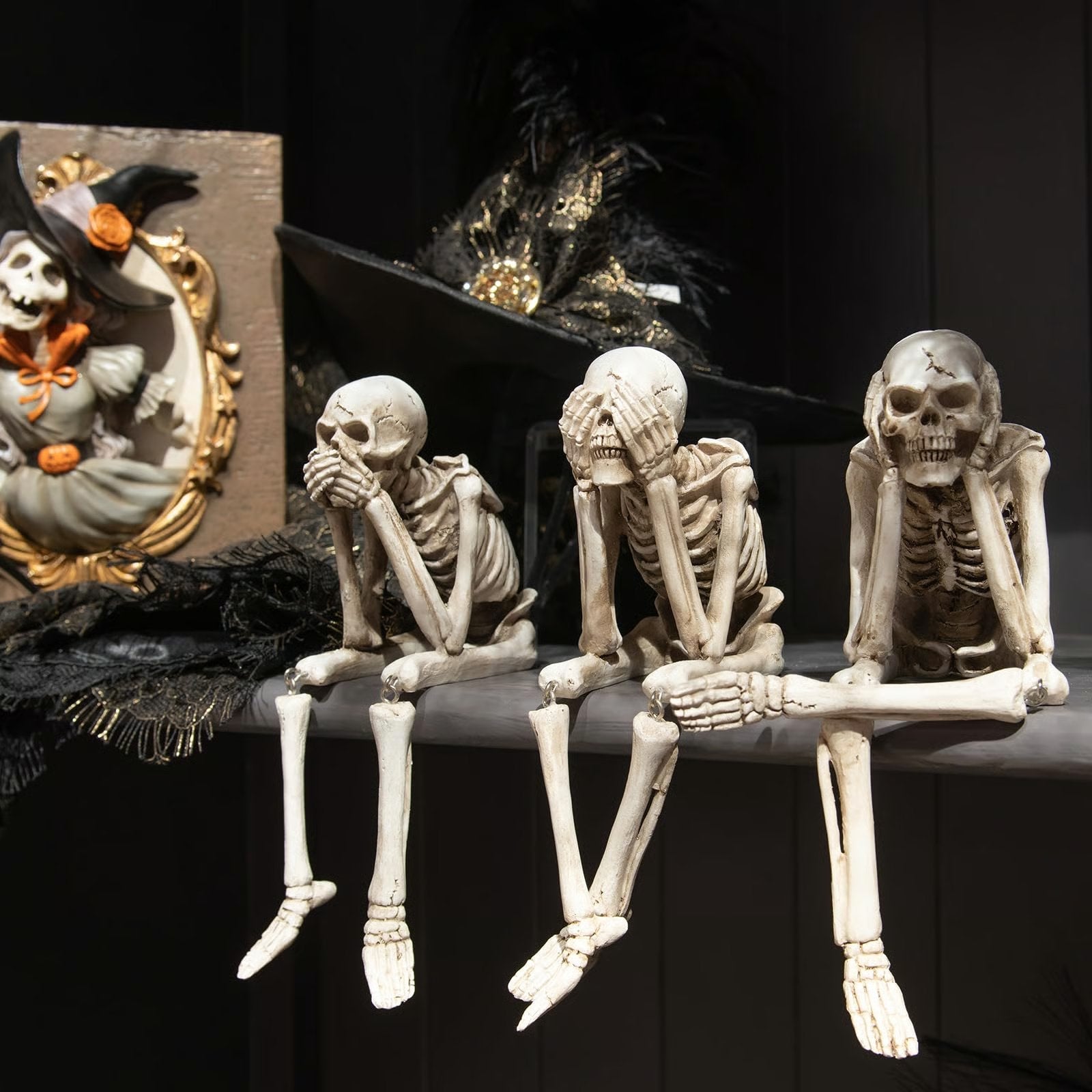 Halloween Fireplace Simulation Skull