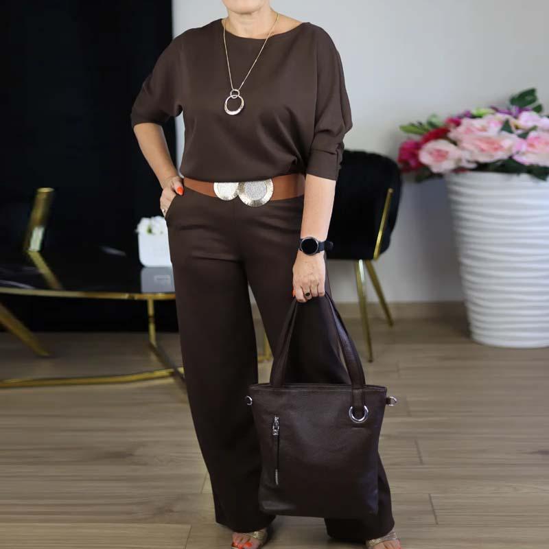 Fashionable women's cardigan suit