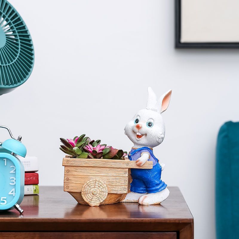 Small animal shaped flower pots